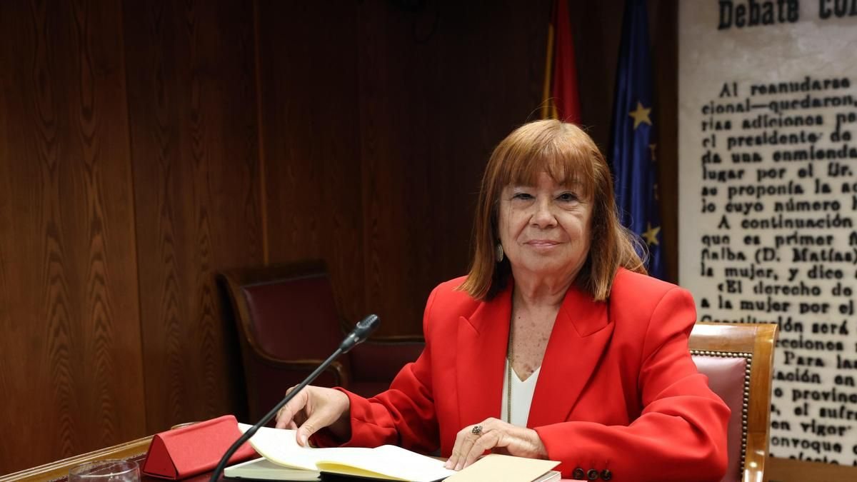 El PSOE estudia querellarse contra Leire Díez, según Cristina Narbona