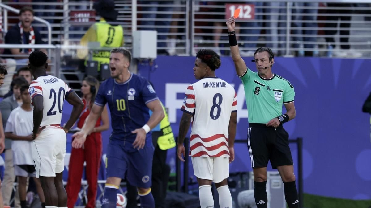Trump presionó a la FIFA para suspender la sanción al delantero Balogun