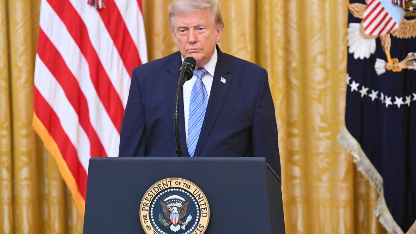 Trump reaviva las acusaciones de fraude electoral de 2020 y pone en duda las legislativas