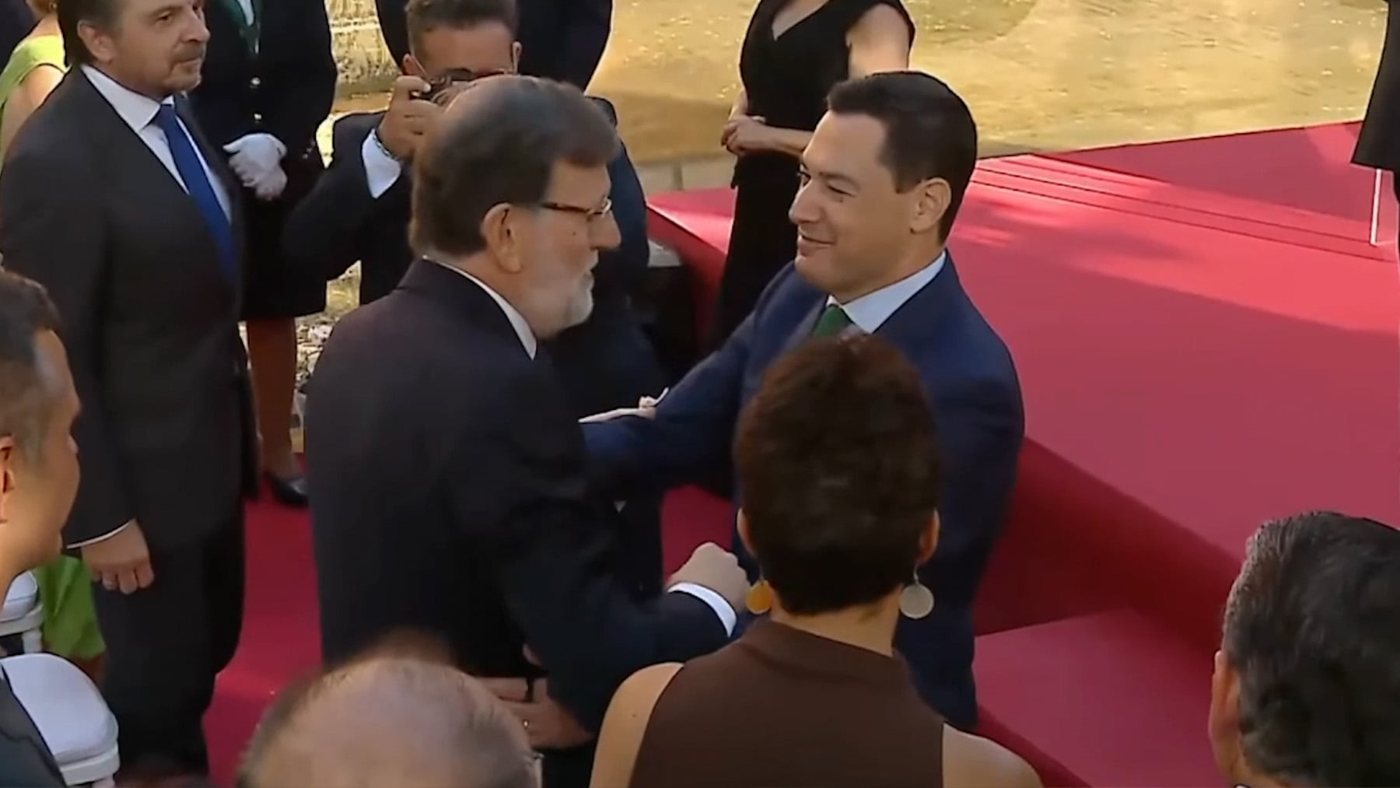 Mariano Rajoy y Soraya Sáenz de Santamaría arropan a Juanma Moreno en su toma de posesión como presidente de Andalucía