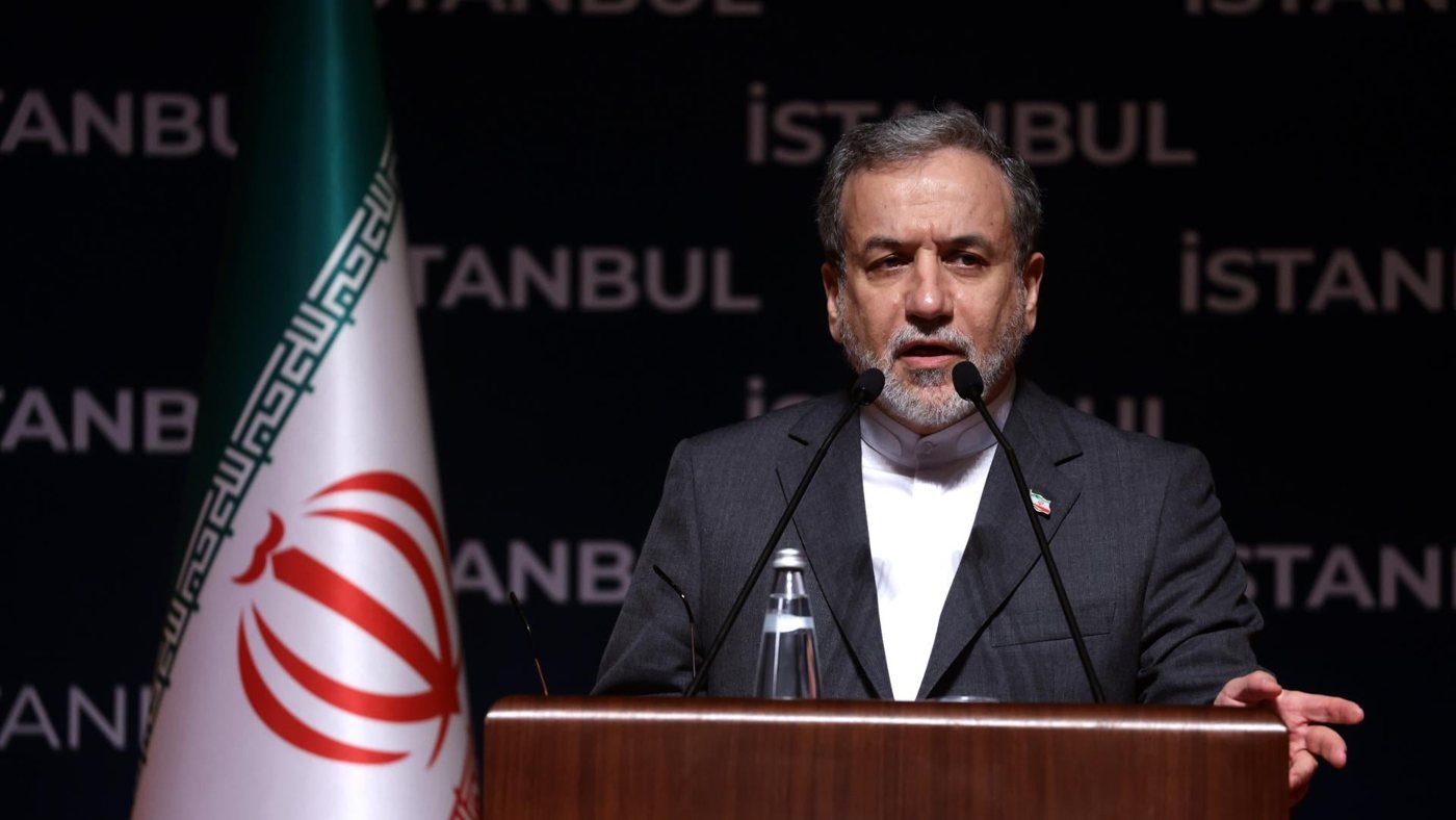 Irán advierte a Estados Unidos de que «la era de los acuerdos unilaterales ha terminado» y mantiene cerrado el estrecho de Ormuz