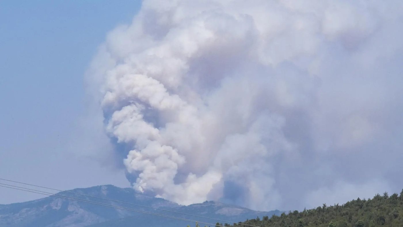 El incendio de La Mierla alcanza las 32.000 hectáreas y se convierte en el segundo peor de la historia de España