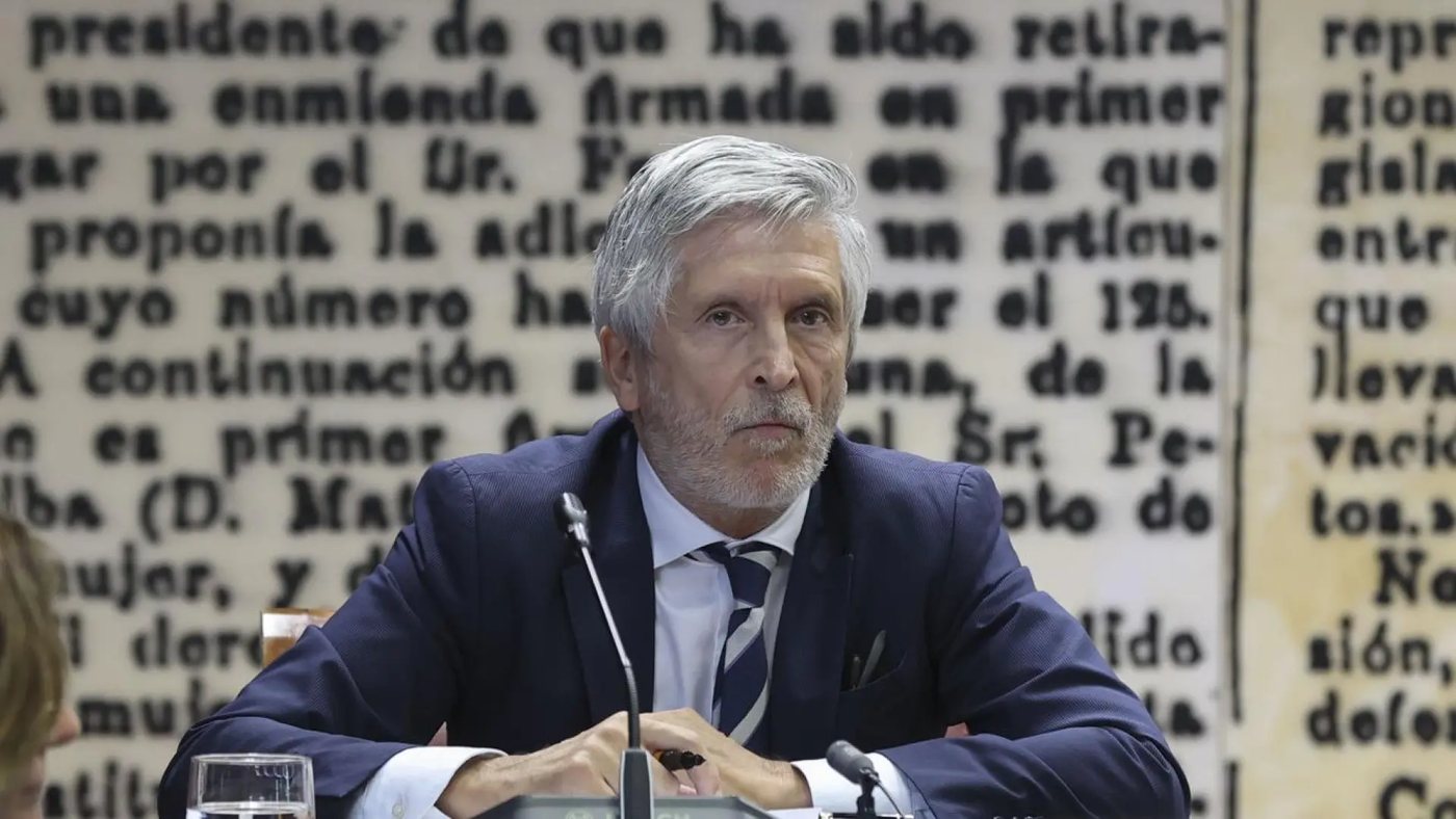 Marlaska mantiene su respaldo a la cúpula de la Guardia Civil pese a su imputación judicial