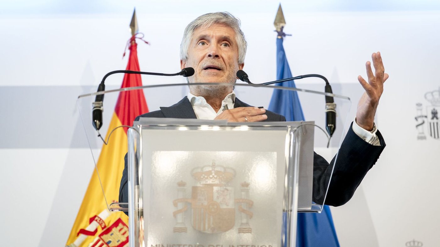 Marlaska niega que el CNI avisara de la entrada masiva de personas en Ceuta
