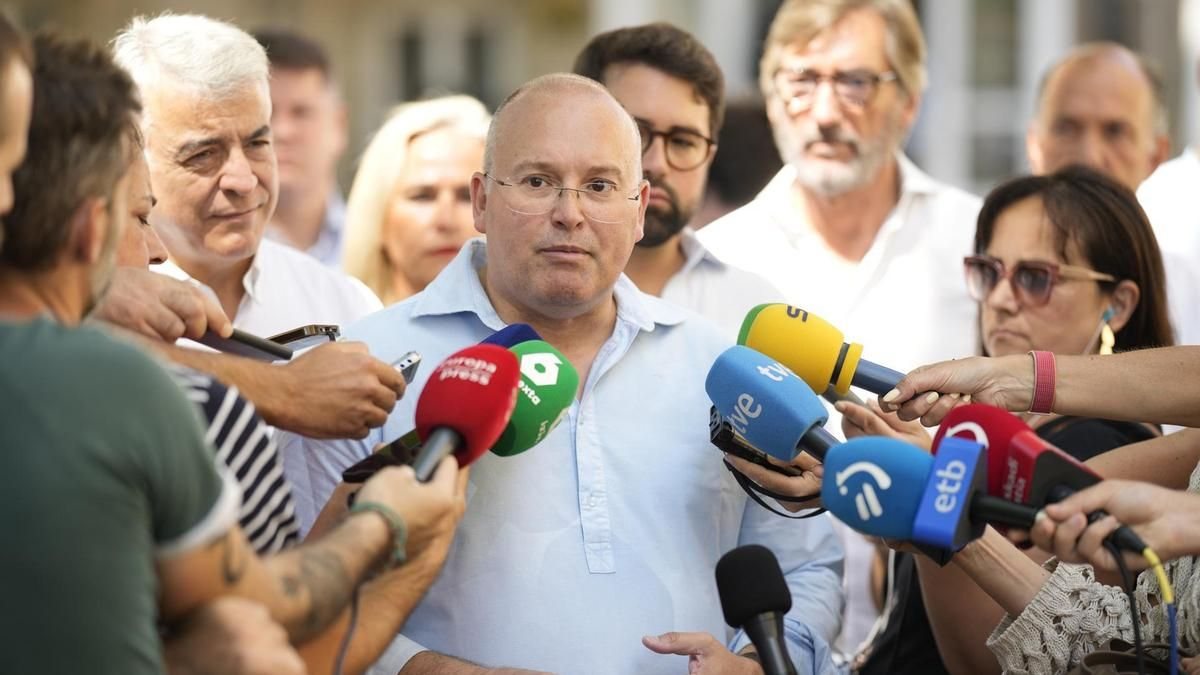 El PP choca con el Gobierno y se acerca a Vox por los menores de Ceuta