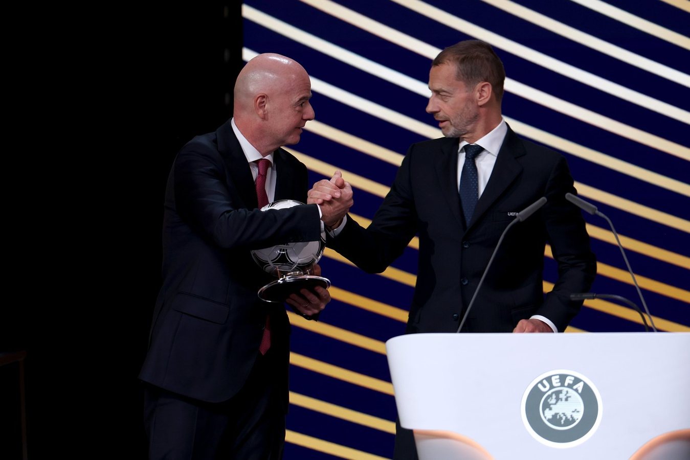 La UEFA y sus federaciones acuerdan un boicot contra la FIFA en plena crisis institucional